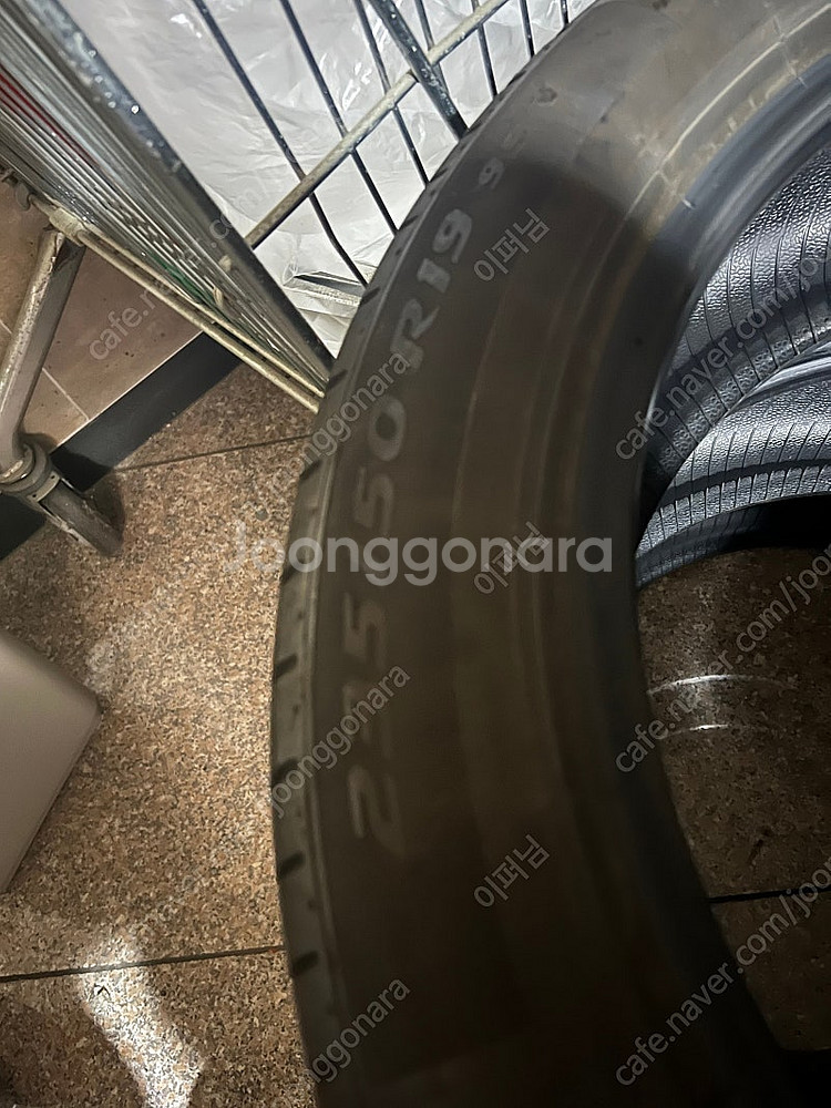 21년식 볼보XC40전용 피렐리 피제로 썸머타이어 3본--1