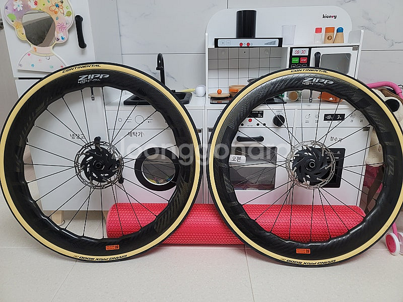 zipp 454 nsw hooked 판매 합니다.--0