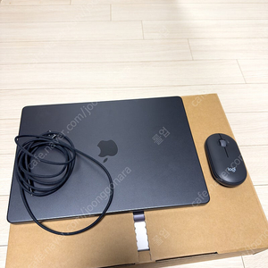 맥북프로 M4 14인치 메모리16gb ssd512gb +마우스