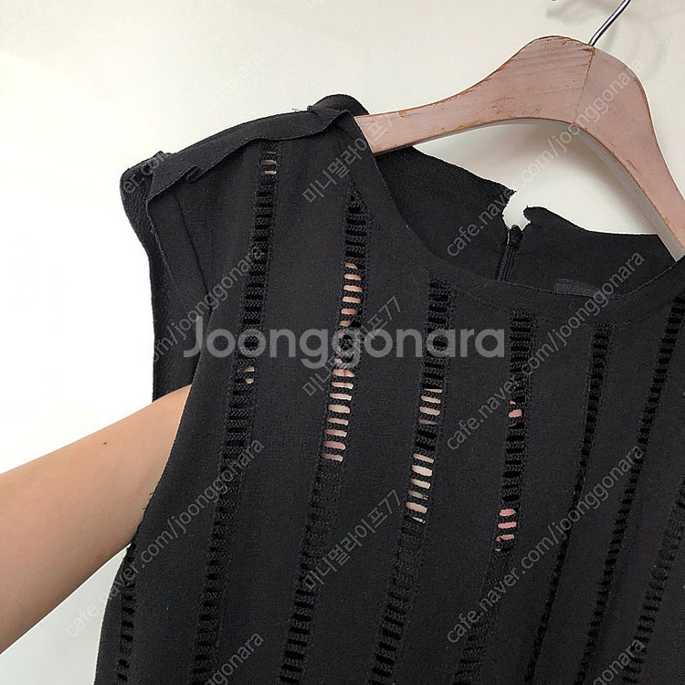 MINE 마인 펀칭 아일렛 럭셔리 민소매 나시 결혼식 ...--6