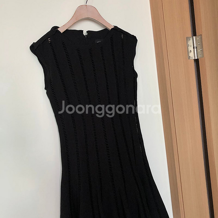 MINE 마인 펀칭 아일렛 럭셔리 민소매 나시 결혼식 ...--9