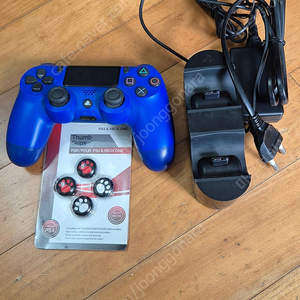 (PS4) 플스4 소니정품 듀얼쇼크4 신형 블루 + 충전거치대 + 미사용 냥발 일괄