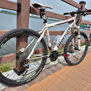 비앙키 메탄올 SX MTB 카본 엠티비 산악 자전거 27.5인치 시마노 XT 폭스 샥