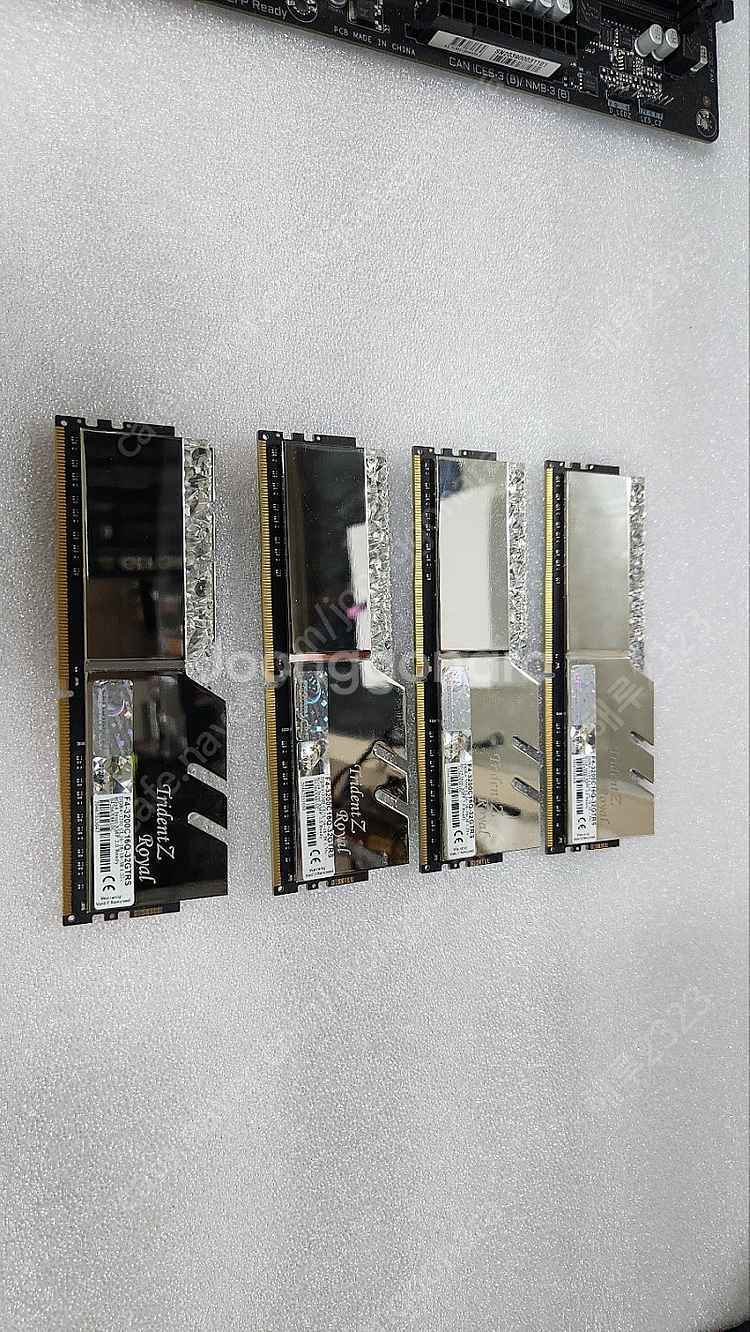 지스킬 ddr4-3200 cl16 trident z r...--1