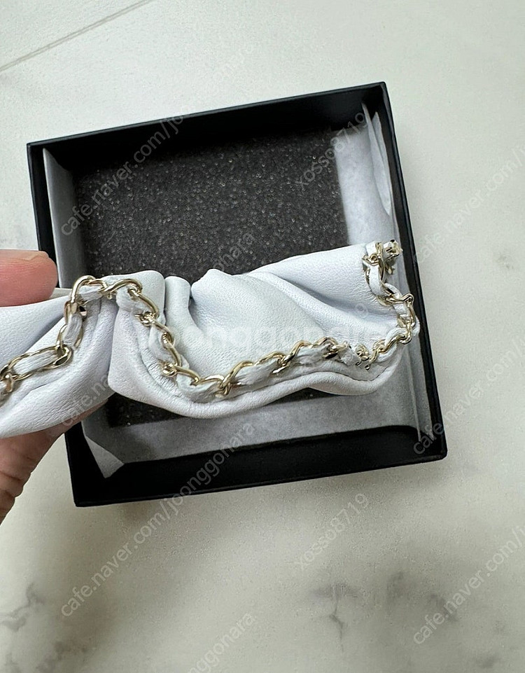 샤넬 가죽 헤어슈슈 곱창 머리끈--4