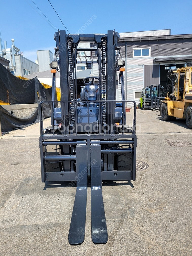 중고지게차 두산4톤 자동발 디젤지게차--2