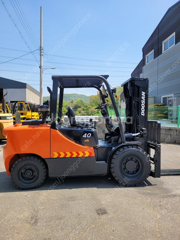 중고지게차 두산4톤 자동발 디젤지게차--4