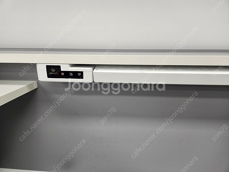 독서실 책상 판매 조명 4단계 조절/충전기 사용 가능--2