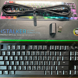 RAZER DEATHSTALKER V2 PRO TKL 레이저 데스스토커 V2 프로 텐키리스 무선 로우 프로파일 게이밍 키보드 팝니다.