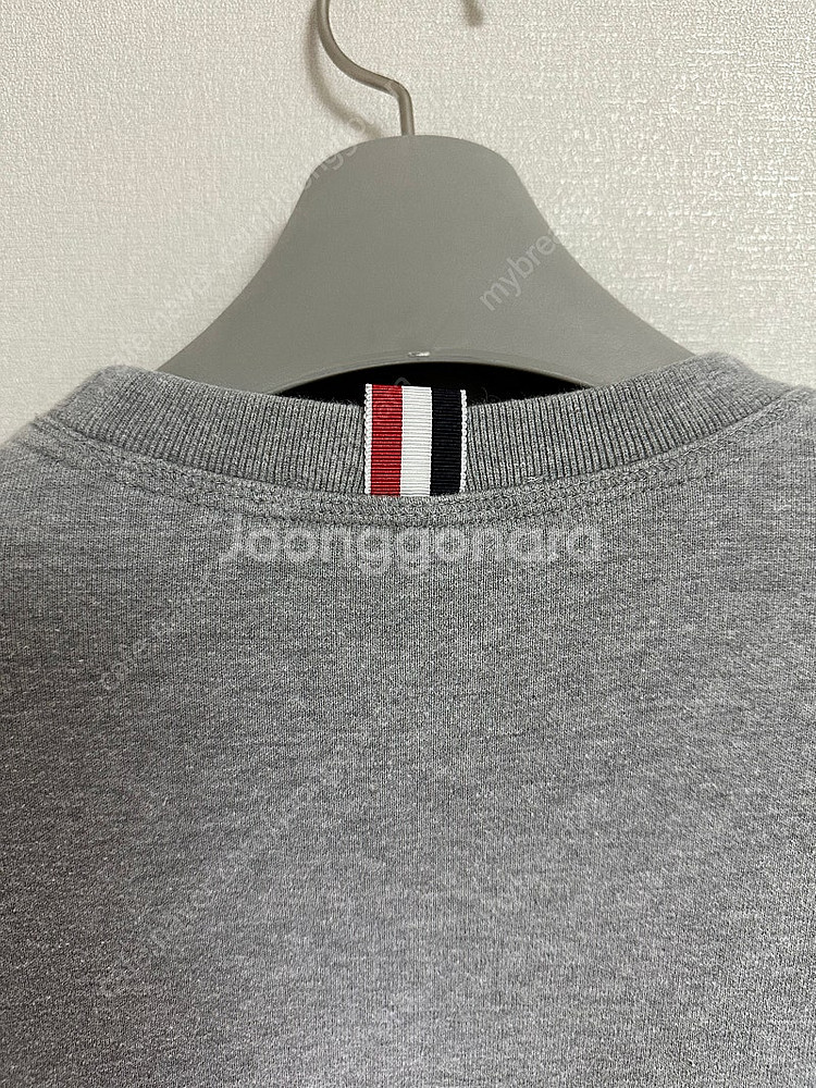 톰브라운 사선 그레이 맨투맨 3 size--2