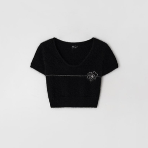 윤슬샵 카멜리아 니트 탑 camellia knit top (택달린 새상품)