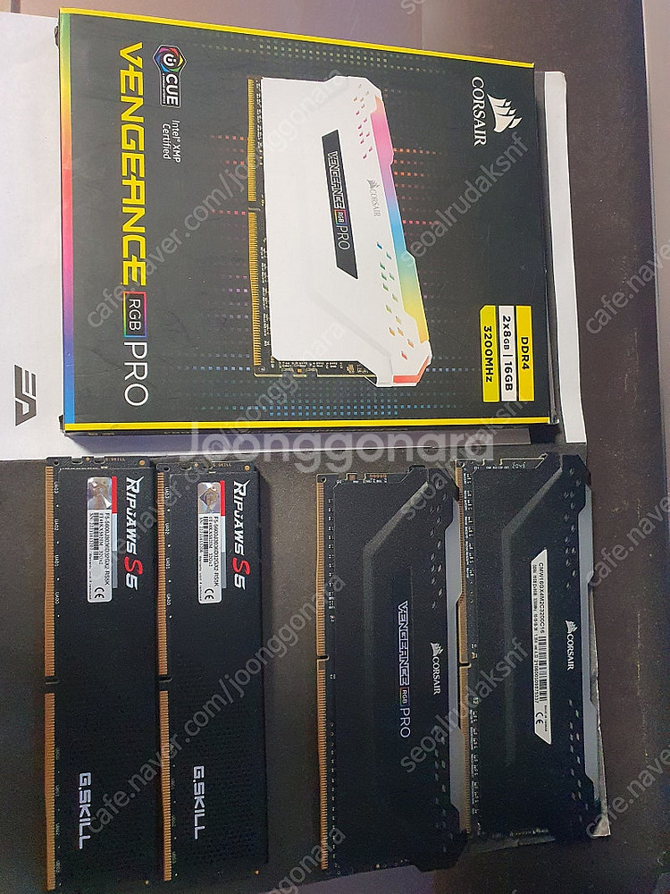 커세어 벤젼스 rgb ddr4 램 화이트, 블랙 , 지...--2