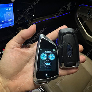 포드 익스플로러 모든연식 자동차키를 최신 고급형 BMW 타입 칼날 LCD 액정 디스플레이키로 업그레이드 이식 개조 제조사 FORD 로고 맞춤형 제작 스페어키 여분키로 추가 구매 가
