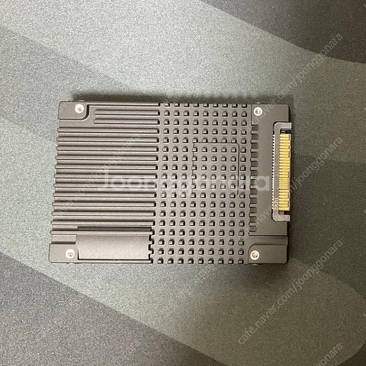 마이크론 9400 PRO 32TB U.3 SSD 팝니다...--1
