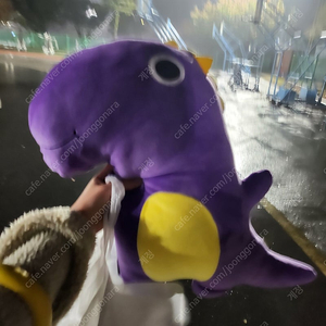 다이소 보라색 공룡 인형 삽니다.