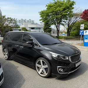 카니발 발로 휠 타이어 22인치 순정이랑 바꾸실문