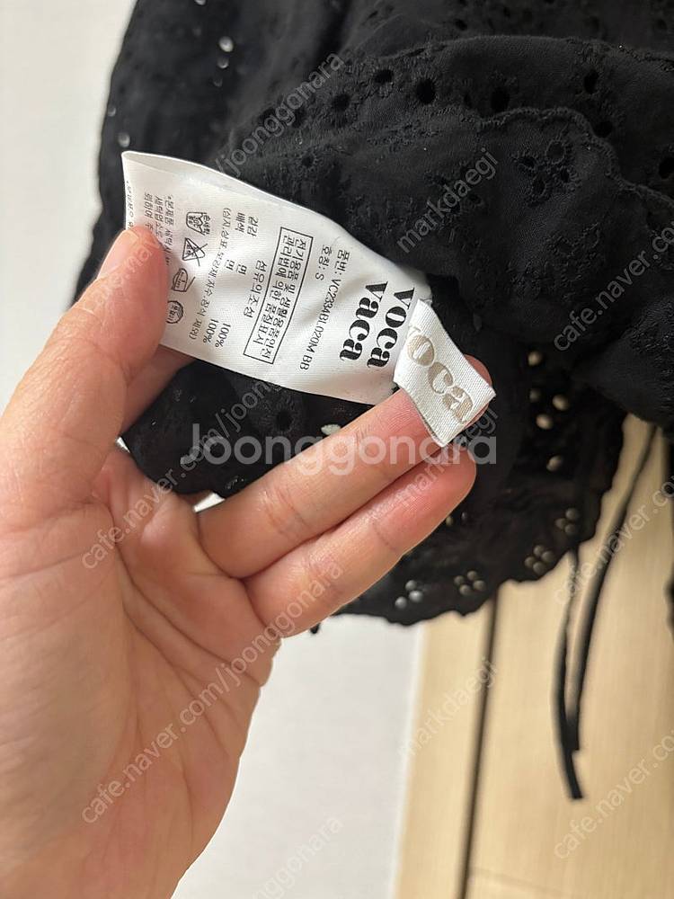 보카바카 임지연 퍼프 블라우스 정가 179000원--8