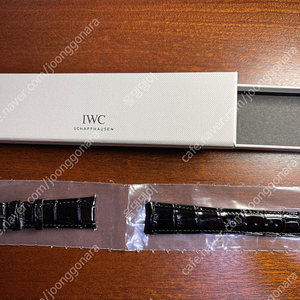IWC 포르투기저 엘리게이터 산토니 블랙 스트랩 디버클