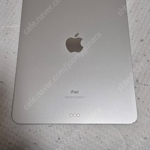 iPad Pro 11(2세대) 128GB wifi 아이패드 11세대 + 정품 매직키보드 팝니다.