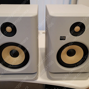 krk rokit5 g4 모니터링 스피커 화이트 1조 신품급 팝니다