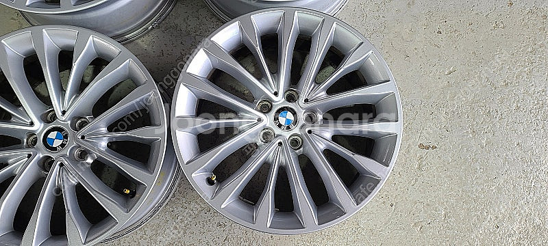 bmw 520D 럭셔리 G30 18인치 순정휠 대품판매...--1
