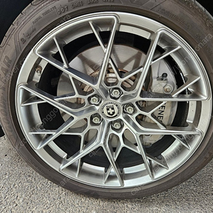 hre ff10 st 19인치 휠타이어 팝니다.