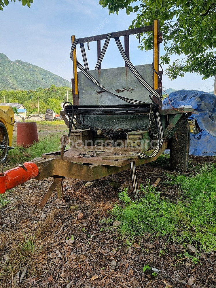 대동 경운기의 트레일러 추레라 충남 논산에 있습니다 8...--0