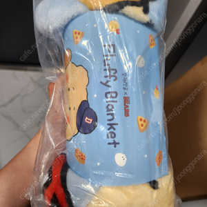 [새상품] 망그러진 곰 X 두산 망곰 담요 팝니다.