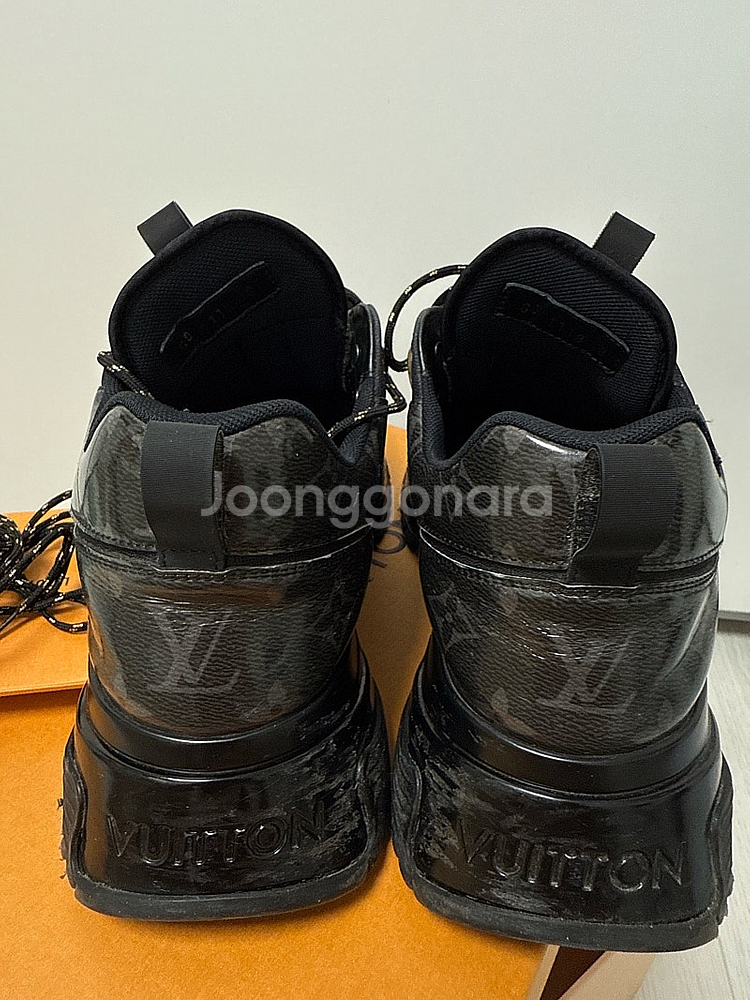 정품 루이비통 모노그램 런어웨이 펄스 스니커즈 8사이즈...--5