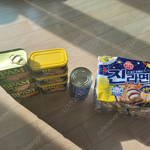 스팸 클레식 300g 3개 + 런천미트 300g 1개 + 런천미트 340g 1개 + 런천미트 200g 2개 + 진라면순한맛 낱개 5개 + 펭권꽁치 보일드 400g 24,000원 팝
