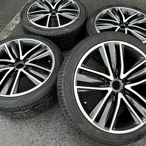 인피니티 Q50 19인치 정품 휠타이어 세트 팔아요 245 40 19