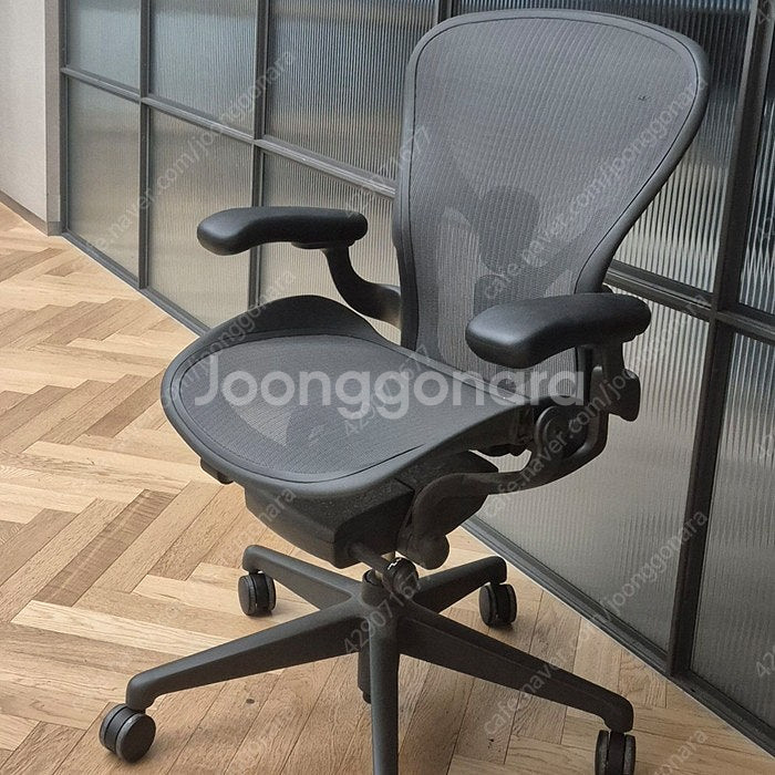 허먼밀러중고 뉴에어론라이트b형의자--0