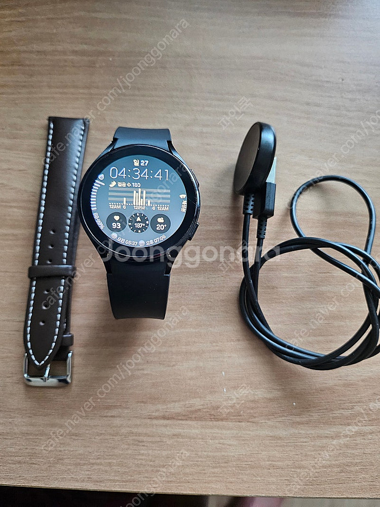 갤럭시 워치4 44mm + 미사용 가죽줄--0