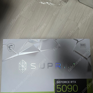 RTX5090 슈프림 미개봉