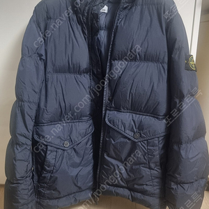 스톤아일랜드 크링클랩스 24fw 패딩 판매합니다.