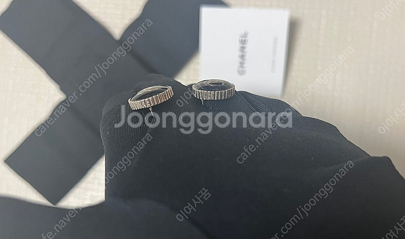 샤넬 블랙 귀걸이--6