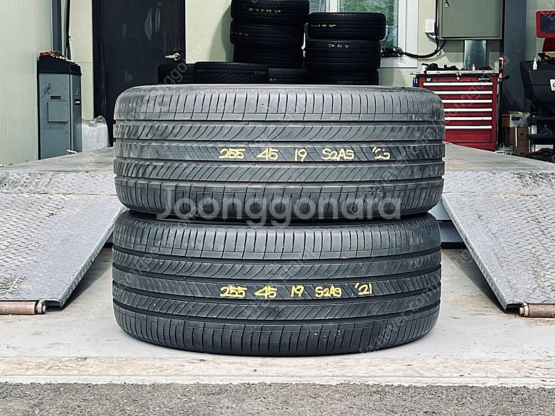 255 45 19 한국타이어 벤투스 s2as 중고타이어...--0