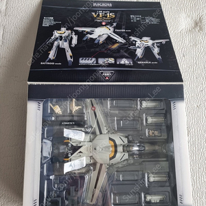 야마토 로이포커기 입니다. 마크로스 VF-1S 입니다.