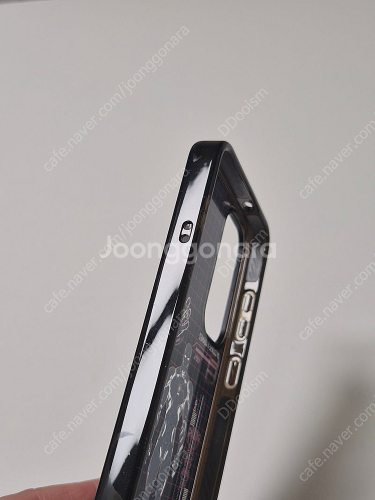 갤럭시 S24플러스 케이스티파이 아이언맨 케이스 팝니다.--2