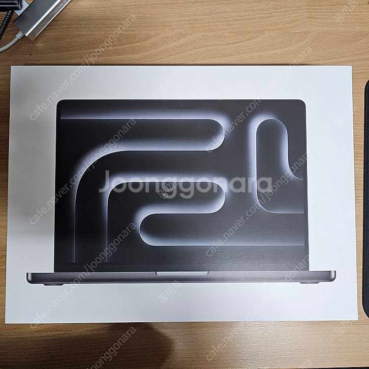 맥북프로 M4 14 16GB 1TB 배터리사이클6 팝니...--0