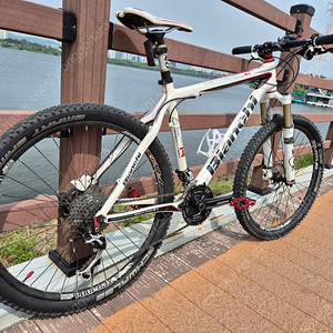 비앙키 메탄올 SX MTB 카본 엠티비 산악 자전거 27.5인치 시마노 XT 폭스 샥