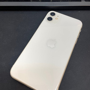아이폰11 화이트 64GB 사설교체 상태좋은 중고15만 팝니다