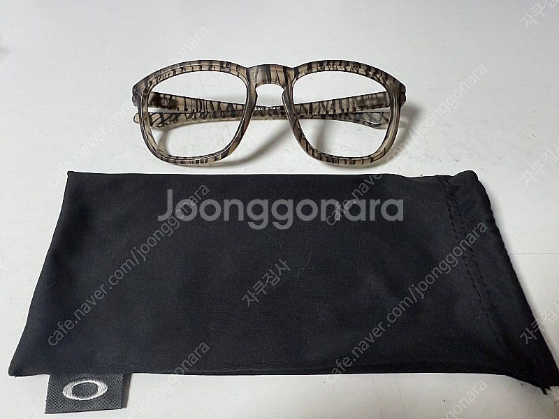 오클리 선글라스 공테 판매합니다.--0