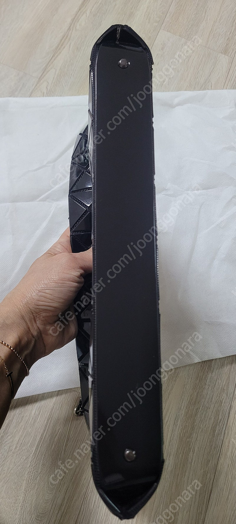 바오바오 클러치겸 크로스백 블랙 유광(상태좋음) 이미지