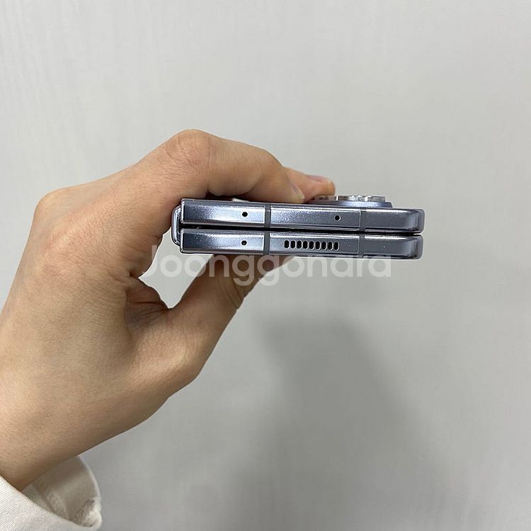 81519 갤럭시Z폴드5 512기가 블루 공기계 팝니다...--8