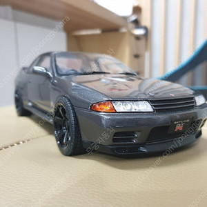 1:18 오또모빌 R32