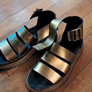 닥터마틴 클라리사