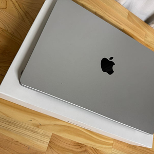 애플 맥북프로 m1pro 14인치 실버 16램 1tb 제품 판매