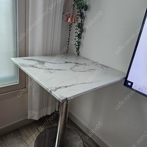 오늘의집 리즈 대리석 티테이블 카페테이블 2인용식탁 600정사각형 팝니다