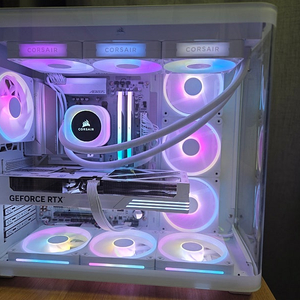 9600X 5070Ti 화이트 커세어 저소음 세팅 PC 판매 합니다.
